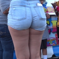 Light skinned booty in shorts