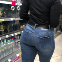 Candid hot girls in jeans and pants tumblr_pl0porGDLS1w1ro41_1280.png