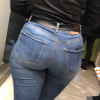 Candid hot girls in jeans and pants tumblr_pl0povUeVQ1w1ro41_1280.png