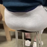 Sexy candid big booty college in leggings and pants sticking her ass out when she sits 8e7623f7d30a591c23dde9e4728ed289a8d65152_2_462x1000.jpeg