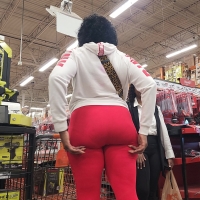Candid big booty ebony mature milf with vpl in tight PINK leggings PINKEbonyMilf-CandidFiles.com.mp4-2022-11-05-09h43m43s799.jpg