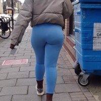 Sexy candid ebony girl with a big round ass in blue Gymshark leggings Big booty ebony in blue gymshark.mp4-2022-11-06-07h57m33s233.jpg