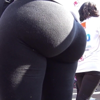 Candid walk-a-thon chick with an unbelievable bubble butt in tight leggings tcfsymbol.mp4-2022-11-06-10h06m31s380.jpg
