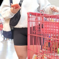 Candid milf shopping in spandex shorts with a fat camel toe sbdca331 - Candid creepshots front and back 003 - 0096003-096.jpg