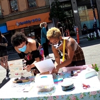 Street fair cleavage