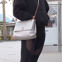 Bunch of sexy candid girls and milfs out in public in tight leggings sbdca331 - Candid creepshots front and back 005 - 011120210414-191020.jpg
