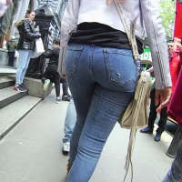 Milf booty in jeans