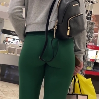 greenleggings.mp4-2022-11-16-06h10m27s637.jpg