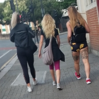 Sexy candid girls out in shorts London street candid short shorts_37D8647.jpg