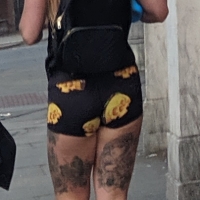 Sexy candid girls out in shorts London street candid short shorts_13C4EDB.jpg