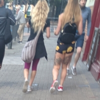 Sexy candid girls out in shorts London street candid short shorts_63213D2.jpg