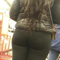 Ebony ass in leggings