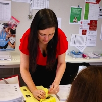 Milf teacher showing some cleavage in class ddclea.mp4-2022-11-19-11h31m33s926.jpg