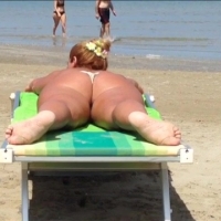 Big booty blonde milf