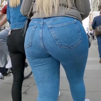 Monster booty blonde