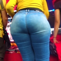 Quick clip of a phat ass Latina girl in tight jeans put your face here.mp4-2022-11-22-06h23m38s039.jpg