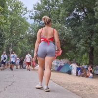 Thick candid festival blonde babe with a big booty in tight grey biker shorts Thichytj.mp4-2022-11-24-06h42m25s575.jpg