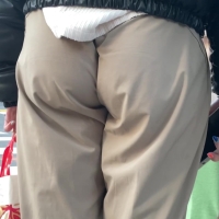 Pretty candid blonde girl with a nice ass eating her loose tan pants jiggleteenslowmo.mp4-2022-11-25-06h11m05s421.jpg