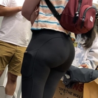 Hot candid Latina milf with a round ass in tight leggings shoe shopping milfleggings2.mp4-2022-11-25-15h12m22s860.jpg
