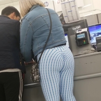 Latina milf ass
