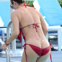Candid sexy beach and bikini babes stiffpett - A bit more than they meant to show - 00039087y.png