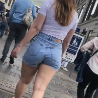 Hot candid whooty in tight denim shorts IMG_0460.MOV-2022-11-27-08h45m54s438.jpg