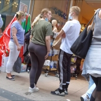 Big booty hottie