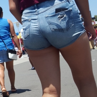 Nice booty in jean shorts