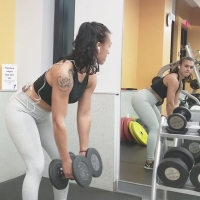 Gym Latina in grey leggings