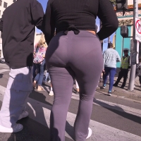 Candid thick babe with a juicy ass in tight leggings with vpl Juicy C.mp4-2022-12-01-18h02m35s305.jpg