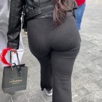 PAWG in black flares