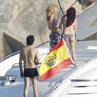 Shakira hot images and paparazzi pics 08.jpg