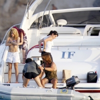 Shakira hot images and paparazzi pics 09.jpg