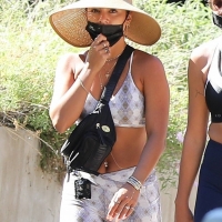 Collection of paparazzi pictures of Vanessa Hudgens sexy in public 08.jpg