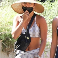 Collection of paparazzi pictures of Vanessa Hudgens sexy in public 25.jpg