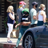 Collection of paparazzi pictures of Vanessa Hudgens sexy in public 01.jpg