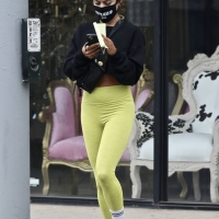 Collection of paparazzi pictures of Vanessa Hudgens sexy in public 03.jpg