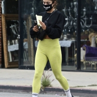 Collection of paparazzi pictures of Vanessa Hudgens sexy in public 35.jpg