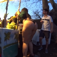 Huge jiggler