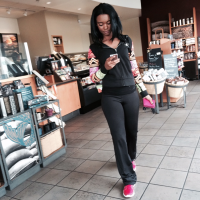 Sexy black girl with nice ass in leggings