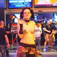 Compilation of sexy ass candid Vegas busker girls showing a ton of skin in public TCFeyegasm-VegasBuskers.mp4-2022-12-04-12h28m44s826.jpg