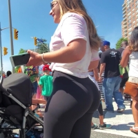 Candid white girl with a sexy phat round ass in tight leggings C&G257.mp4-2022-12-07-17h00m27s732.jpg