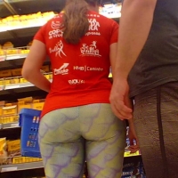 Candid grocery store girl with a sexy ass in tight leggings Pretty at Market.mp4-2022-12-10-13h41m05s359.jpg