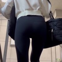 Candid short haired Asian girl with a tight ass and gap in leggings Tight asian girl with leggings in sexy ass.mp4-2025-12-12-08h18m19s216.jpg