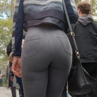 Ebony ass in jeans