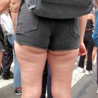 Candid white girl showing her ass cheeks while protesting BLMProtest08.mp4-2022-12-16-16h30m28s899.jpg