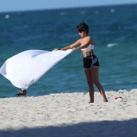 Isabela Moner-Merced paparazzi beach and bikini photos dbxti8fpleeglge.jpg