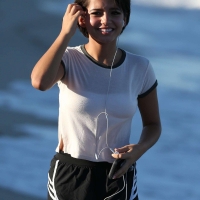 Isabela Moner-Merced paparazzi beach and bikini photos ofjg95bqd80fdgb9.jpg