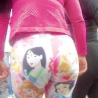 Candid Latina babe with a nice ass in Disney princess leggings LGrds.mp4-2022-12-18-13h41m27s415.jpg