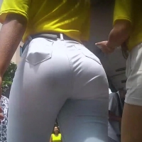 Hot candid Brazilian girl with a sexy ass in tight white jeans Brasil.mp4-2022-12-20-07h21m29s850.jpg